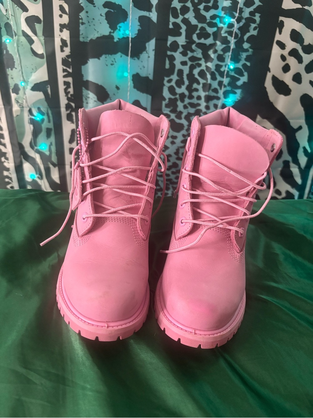 Pink Timberlands - Picture 3 of 5